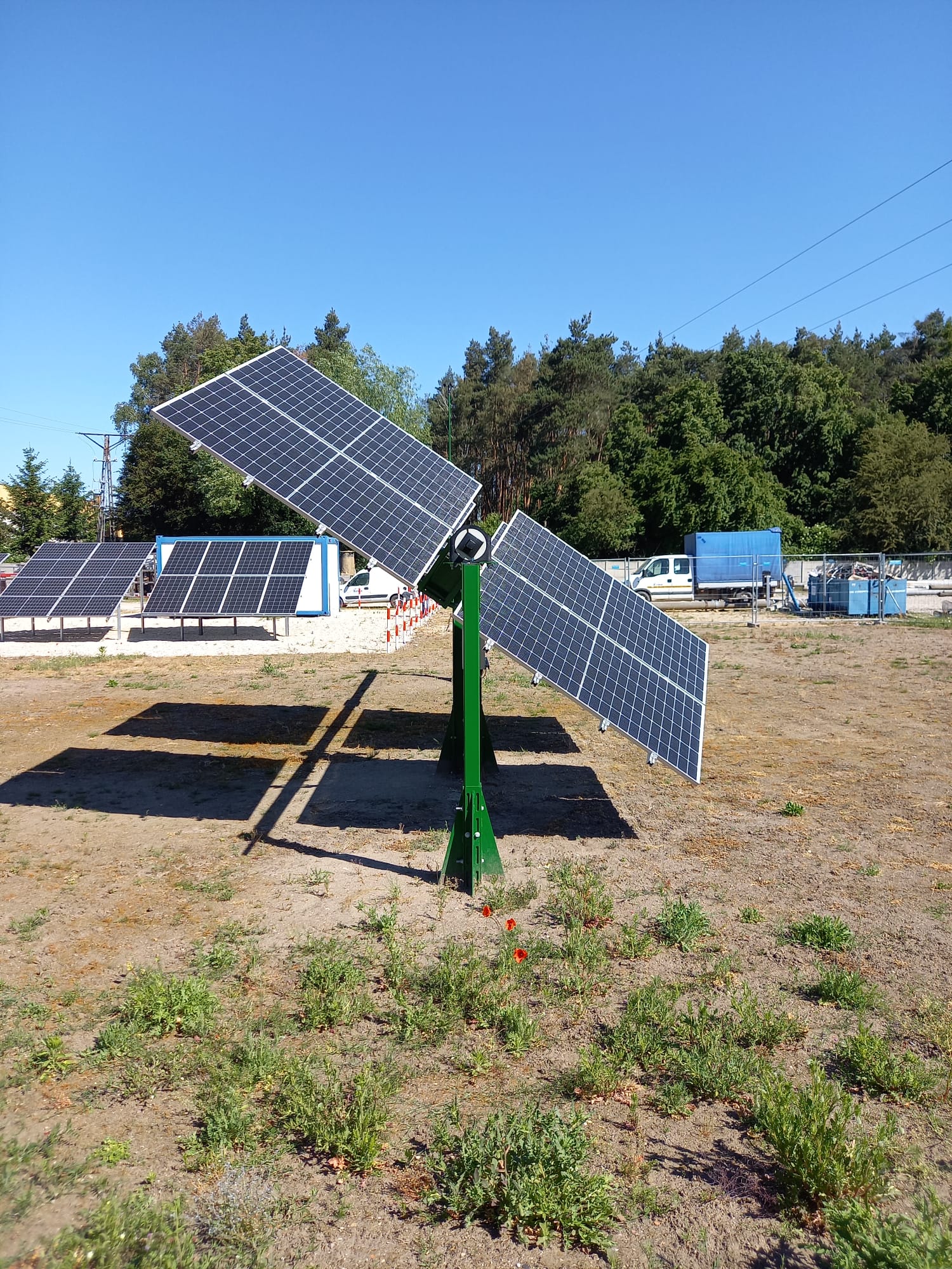 End view of one MODMEC frame with four modules arranged around the row structure
